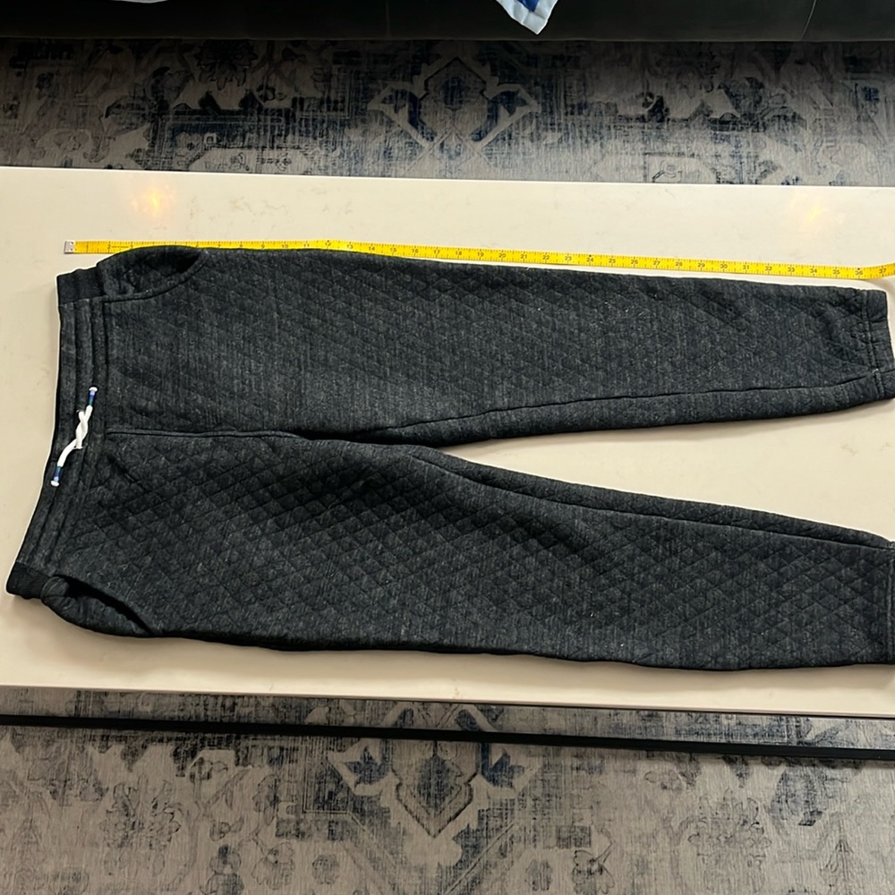 Marine Layer size small dark grey quilted joggers!